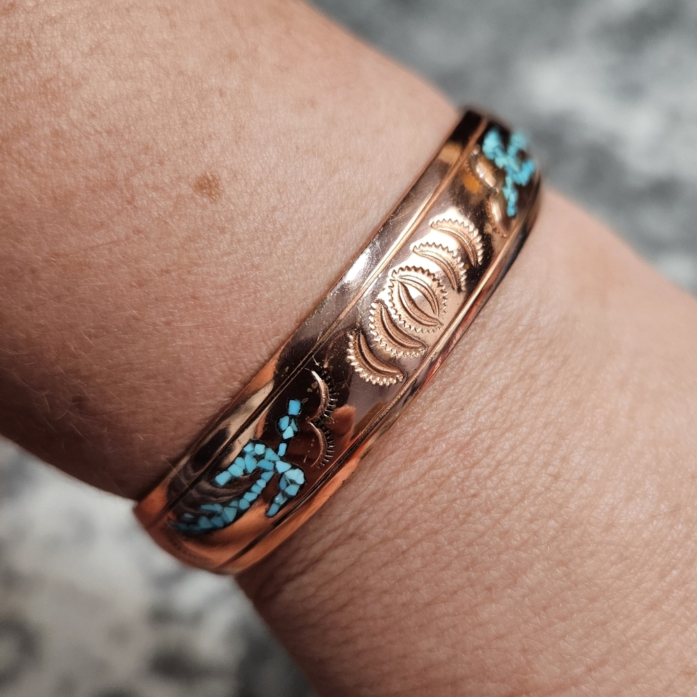 NAKAI Elegant Copper and Turquoise Bracelet Native Bird Engrave Navajo